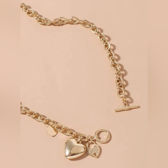 BNWT Valentines Necklace - Heart Charm Chain Necklace - Picture 3 of 5